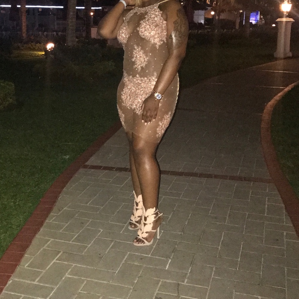 Custom dress - Picture 2 of 2